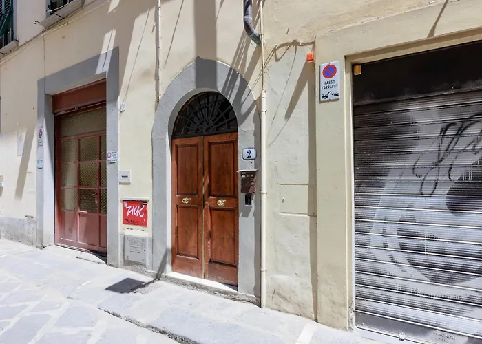 Santa Croce Nest